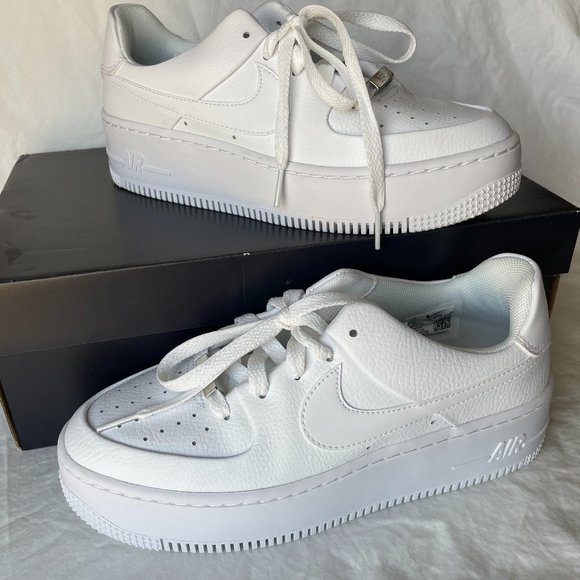 Nike Shoes - Women's Nike Air Force 1 Size 7.5